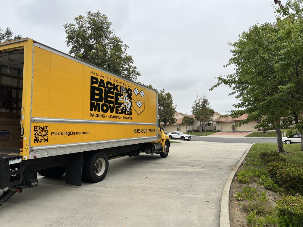Professional long-distance movers from Packing Bees Movers preparing for a move in La Jolla, CA