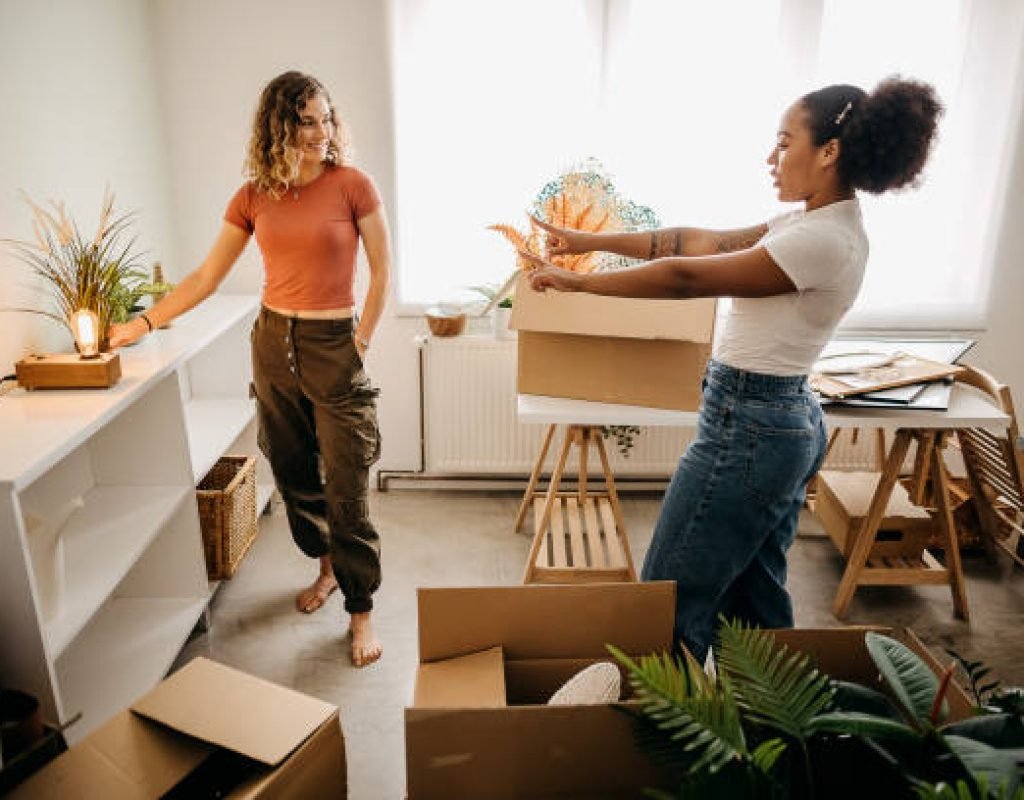 Affordable student movers in La Jolla, CA helping with dorm and apartment moves